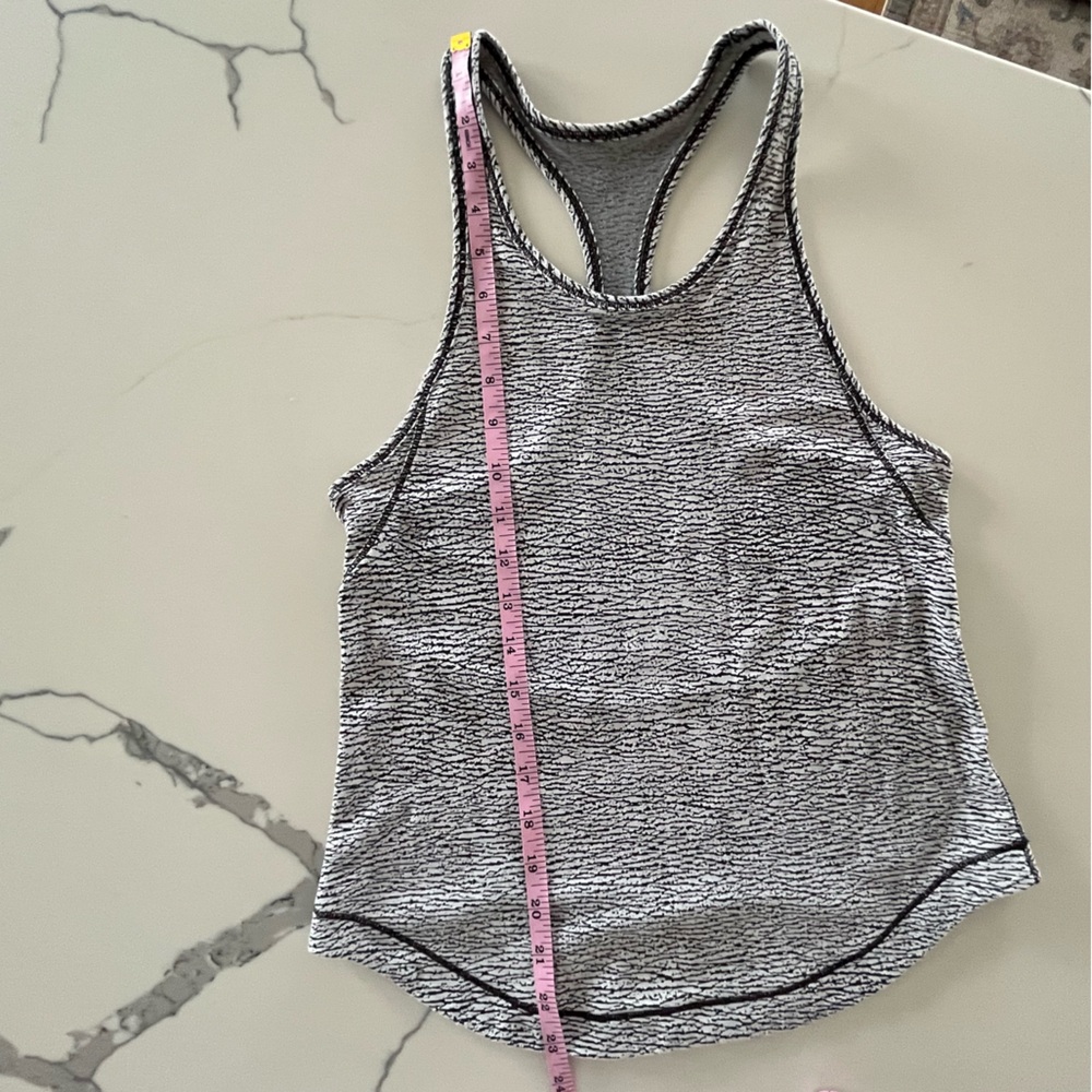 Lululemon Long Distance Workout Racerback Tank Top Size 4 Black & White - Picture 5 of 5